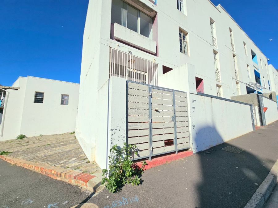 3 Bedroom Property for Sale in Zonnebloem Western Cape